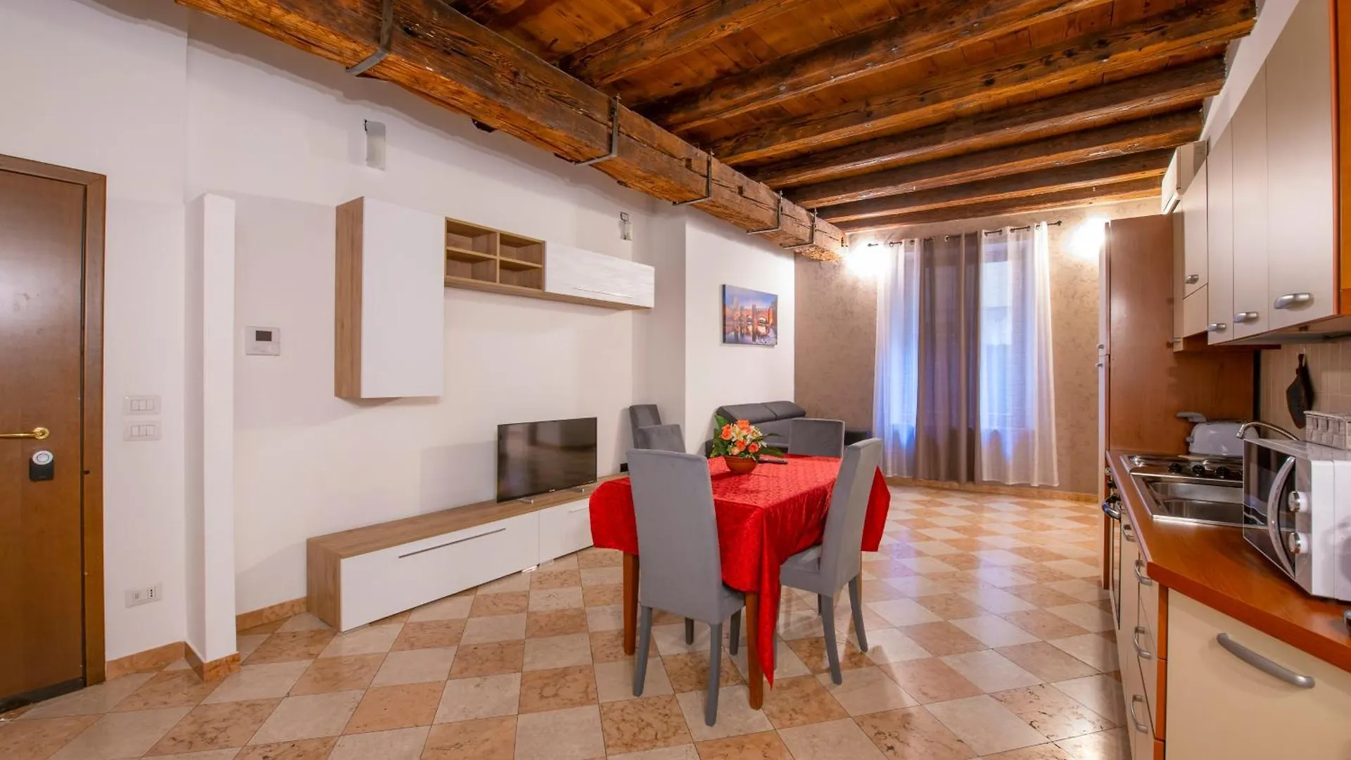Arena Suite Mazzini Verona Centro 2 Apartment