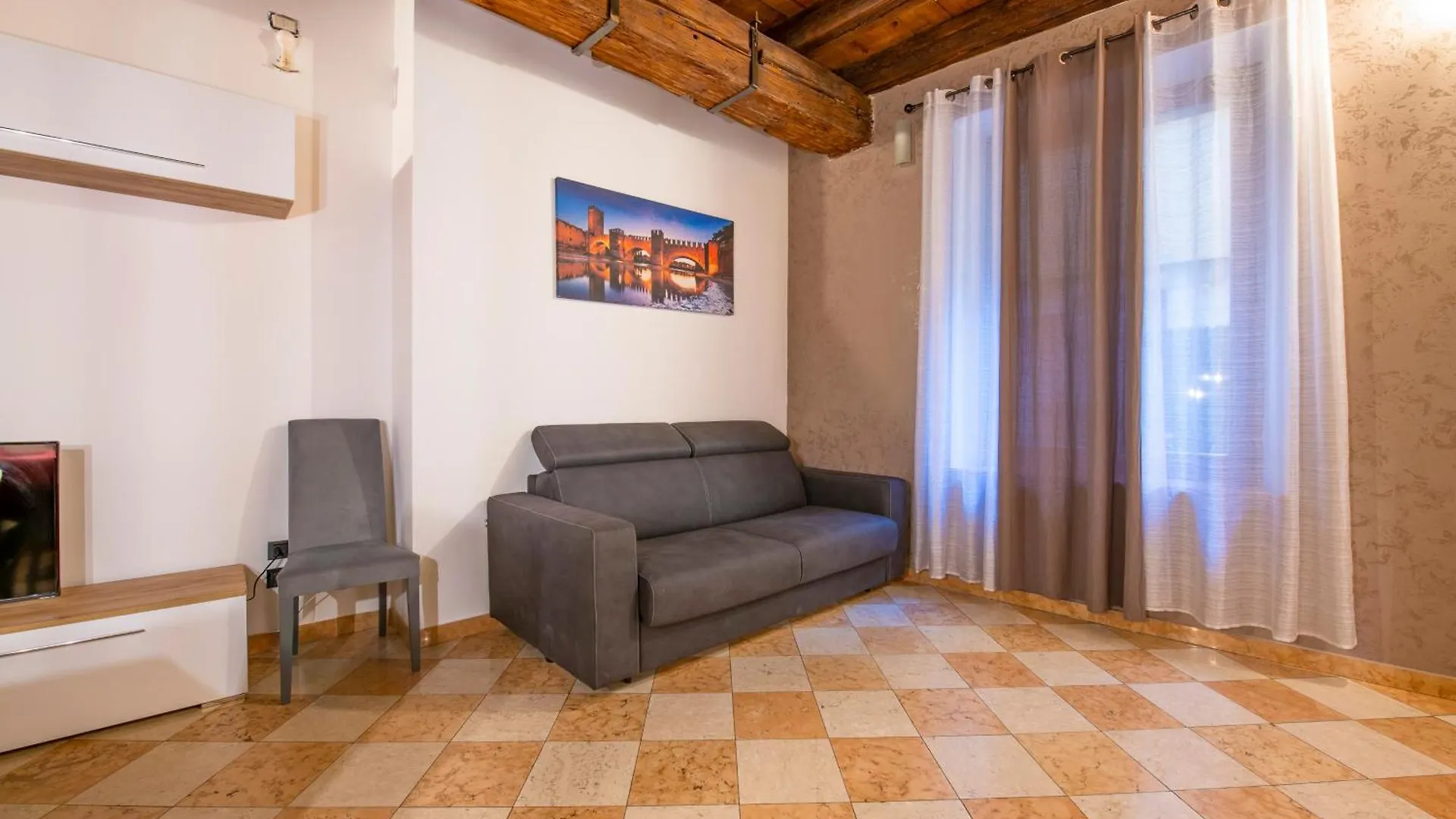 Apartment Arena Suite Mazzini Verona Centro 2 Italy