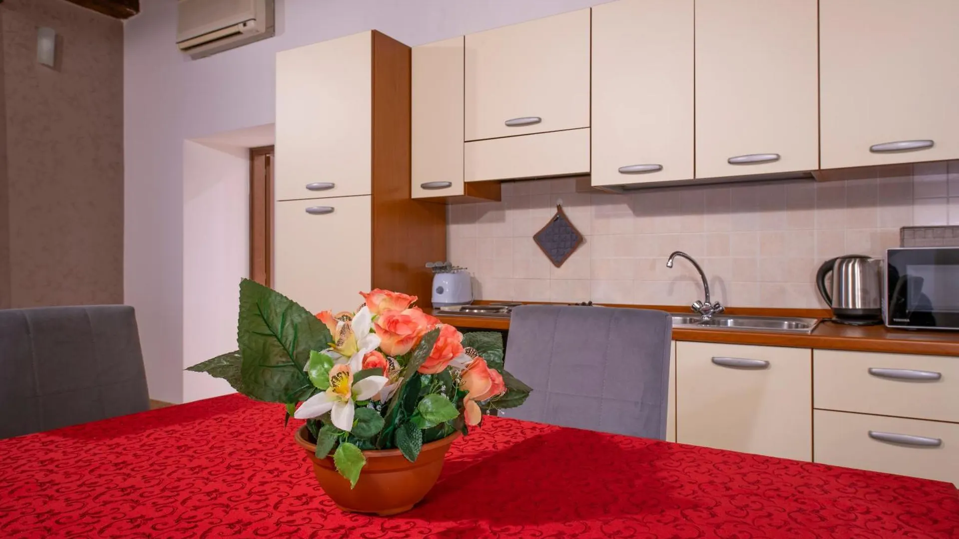 Arena Suite Mazzini Verona Centro 2 Apartment