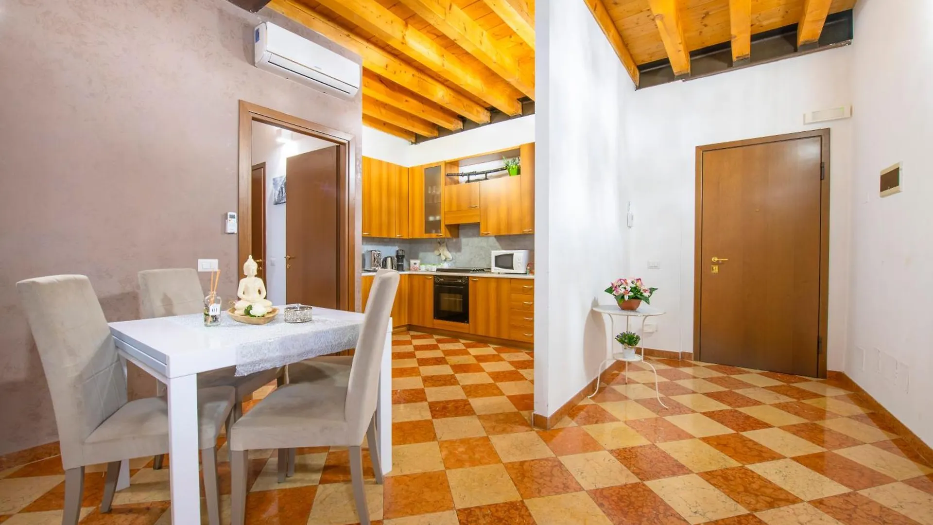 Arena Suite Mazzini Verona Centro 2 0*,  Italy