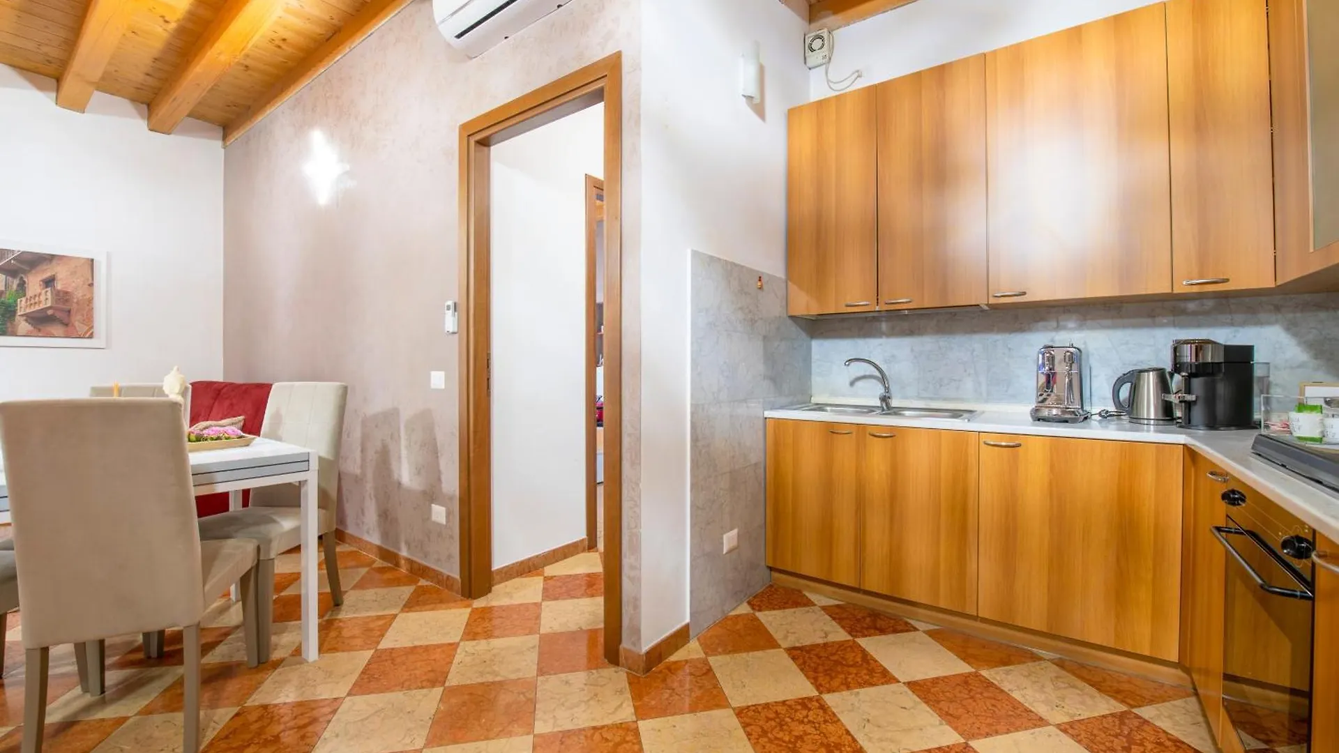 Arena Suite Mazzini Verona Centro 2 0*,