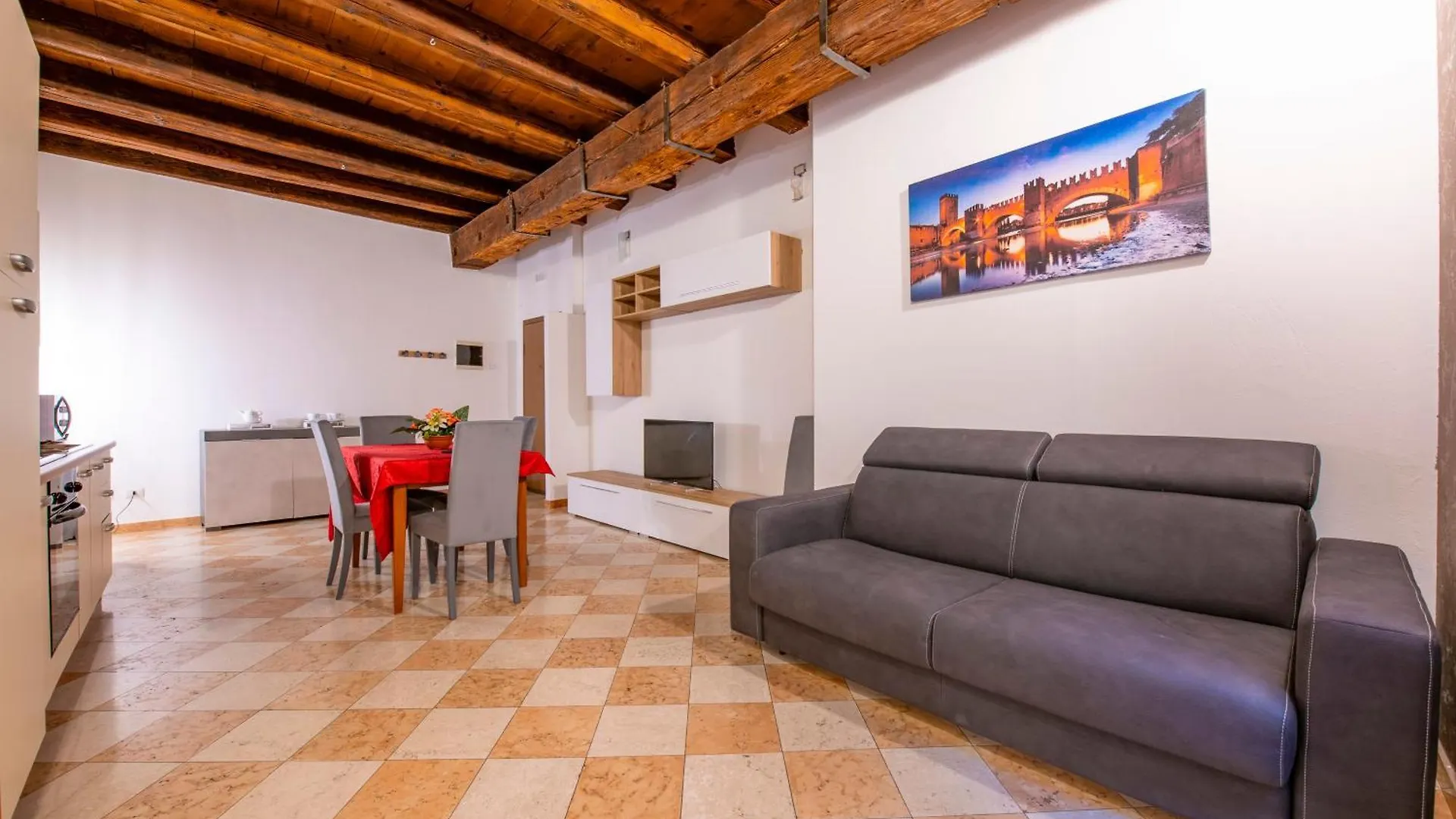 Arena Suite Mazzini Verona Centro 2 0*,